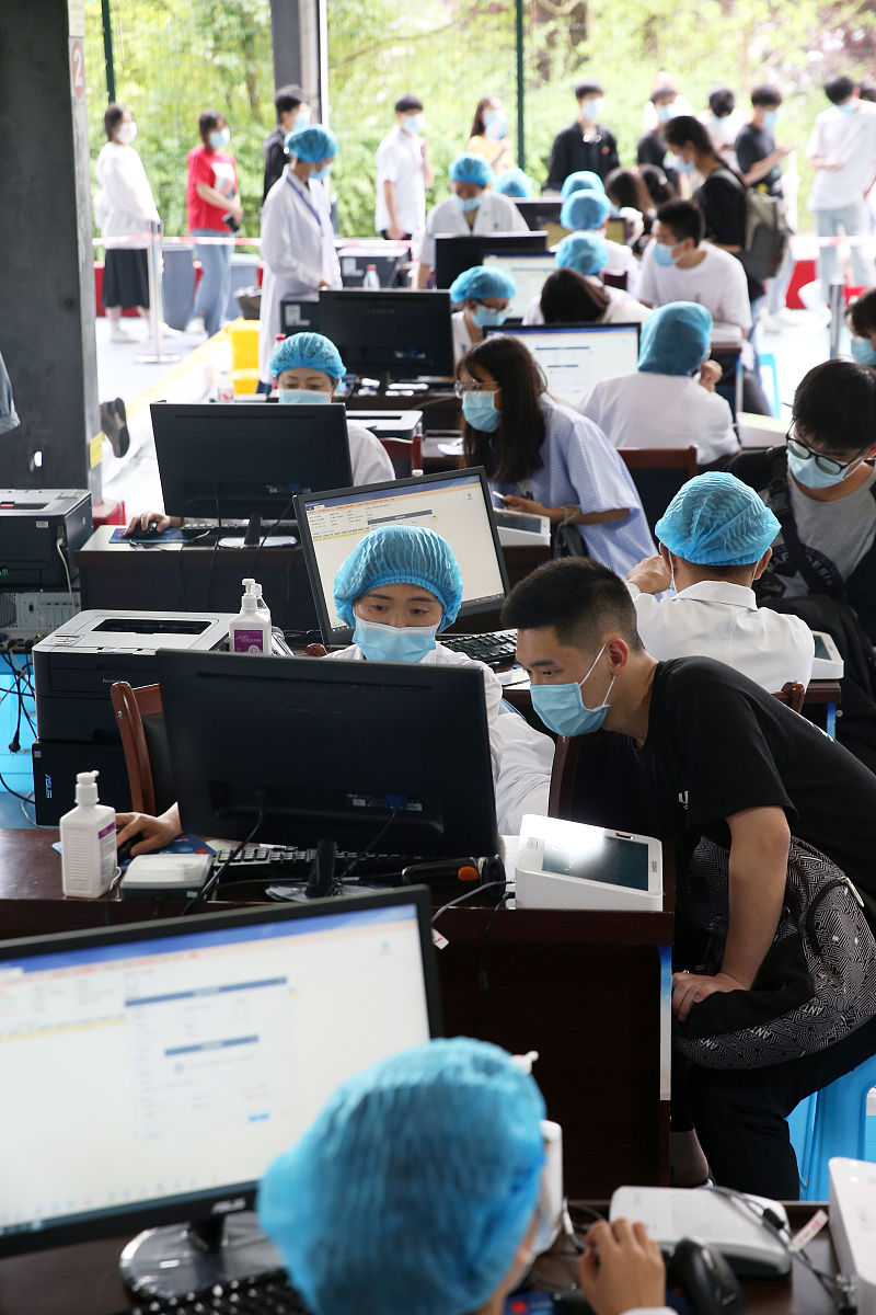 云南初中生卫校之路：学医梦想起航