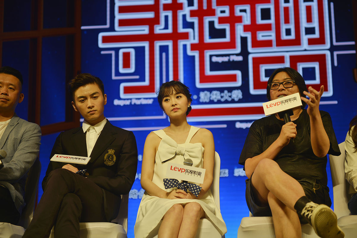 大学饮料广告分镜头脚本：青春活力，运动主题！