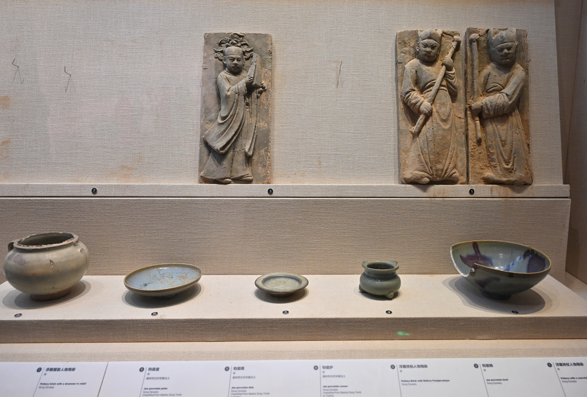 你校将定制一本《中国古代诗词集》作为与英国姐妹学校暑期交流的礼物请你为这本诗集写一个英文前言preface内容包括：1诗集的特色；2诗集的内容；3诗集的意义。