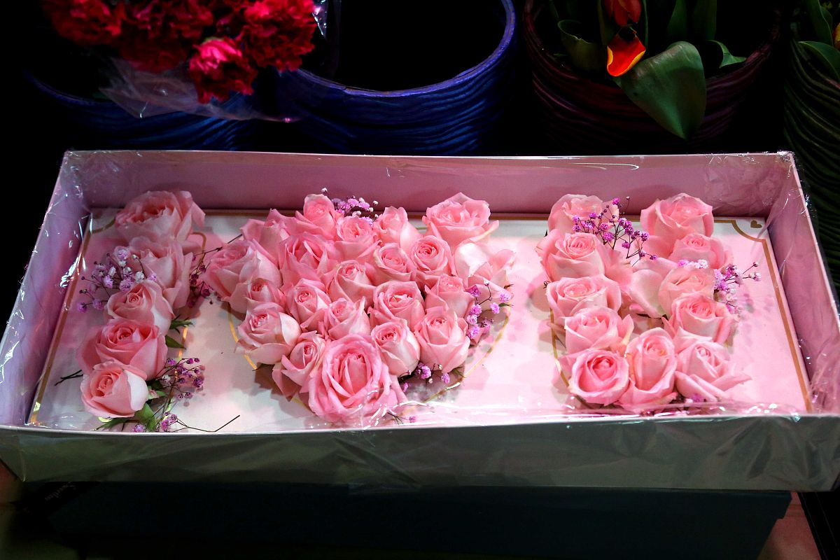 每朵香花点钟的促销每束花¥34 买25束花一共需要付多少元