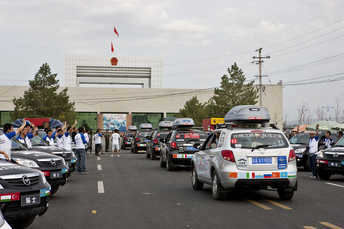 写一篇中国联通公司伊犁哈萨克自治州分公司在财务会计核算过程中简化核算流程、缩短审批周期的具体措施。