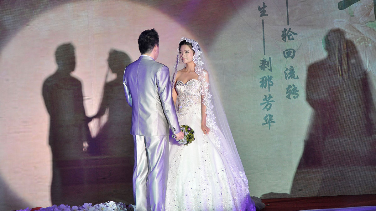 结婚照掉下来了寓意什么