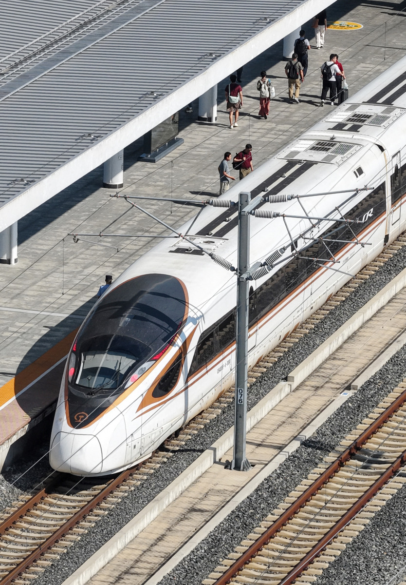 中国高铁降速原因探析：为何重回350公里时速？