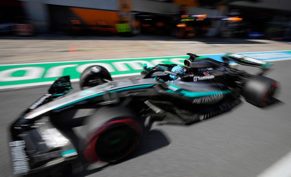 银河赛车：巨型坡道挑战！全新模式，炫酷赛车等你体验！