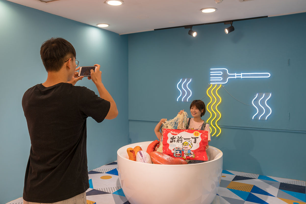 2019年5月31日,上海,"孤独的泡面"展2.0版本31日起登陆南京东路永安百