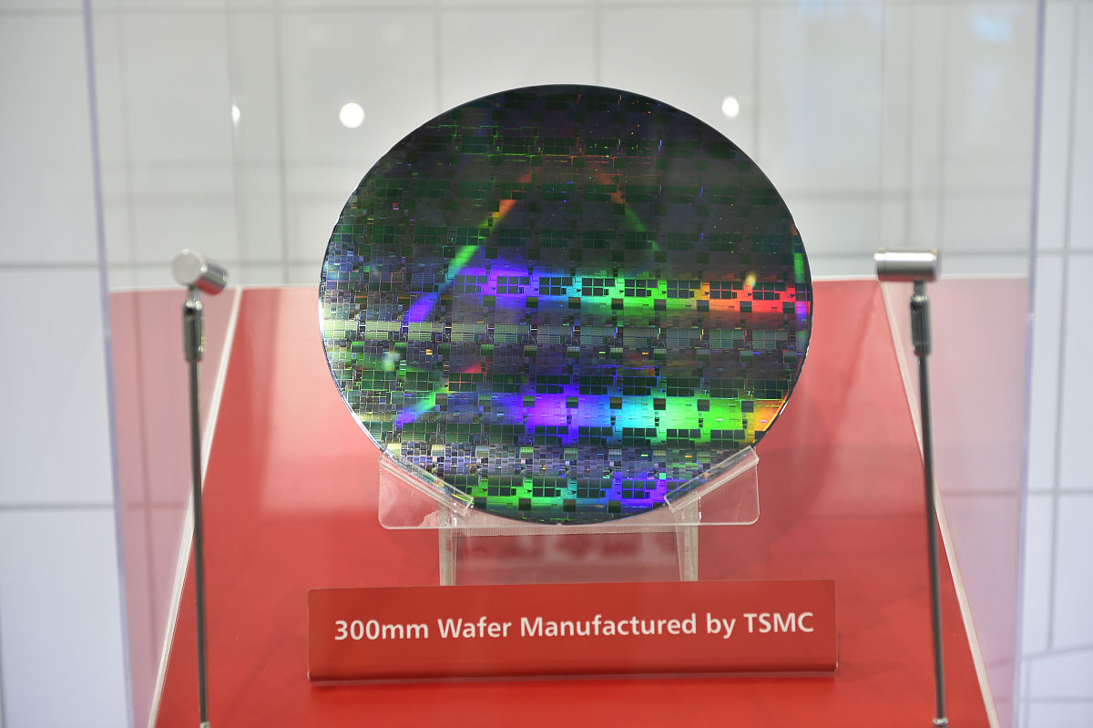 OPTICAL AND QUANTUM ELECTRONICS期刊主编是谁？