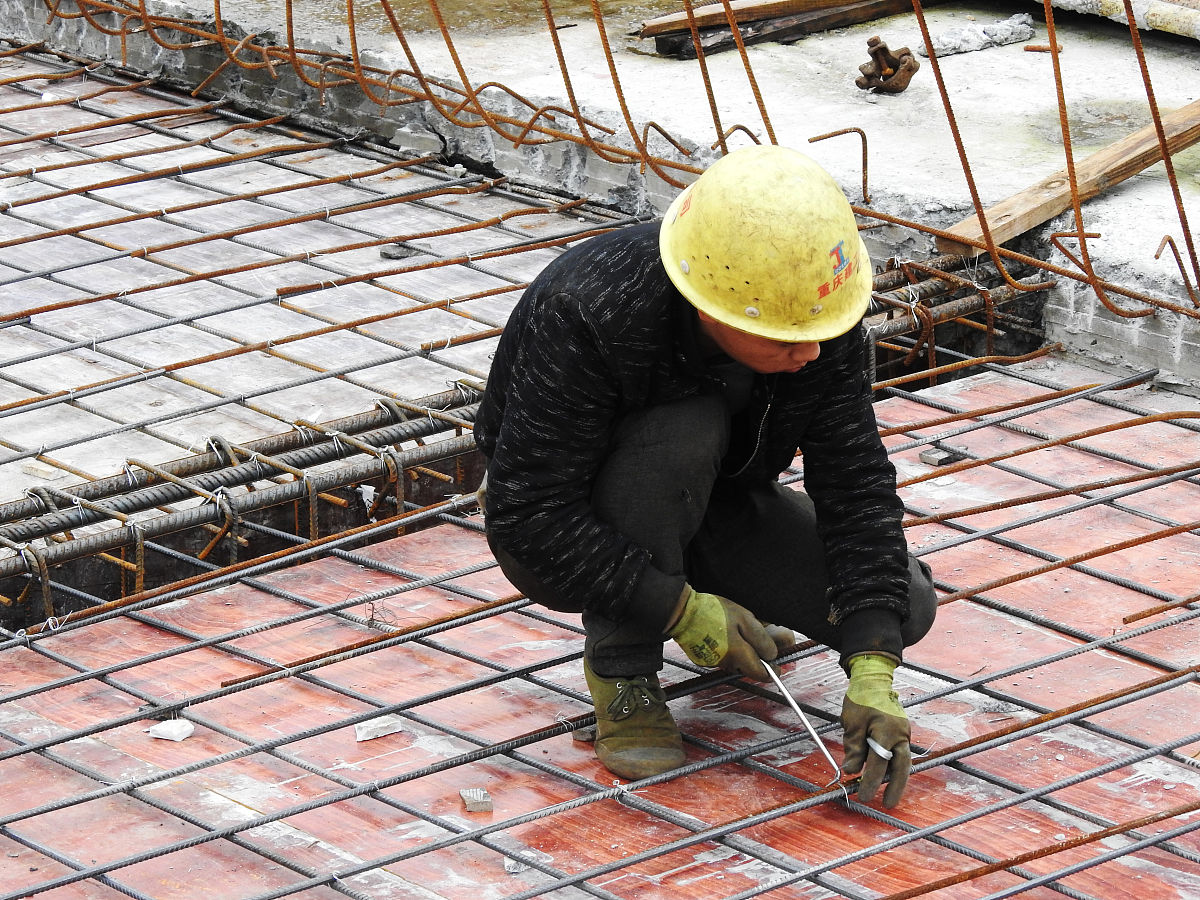 土木工程实习心得：施工图纸、钢筋和雨天对工地影响