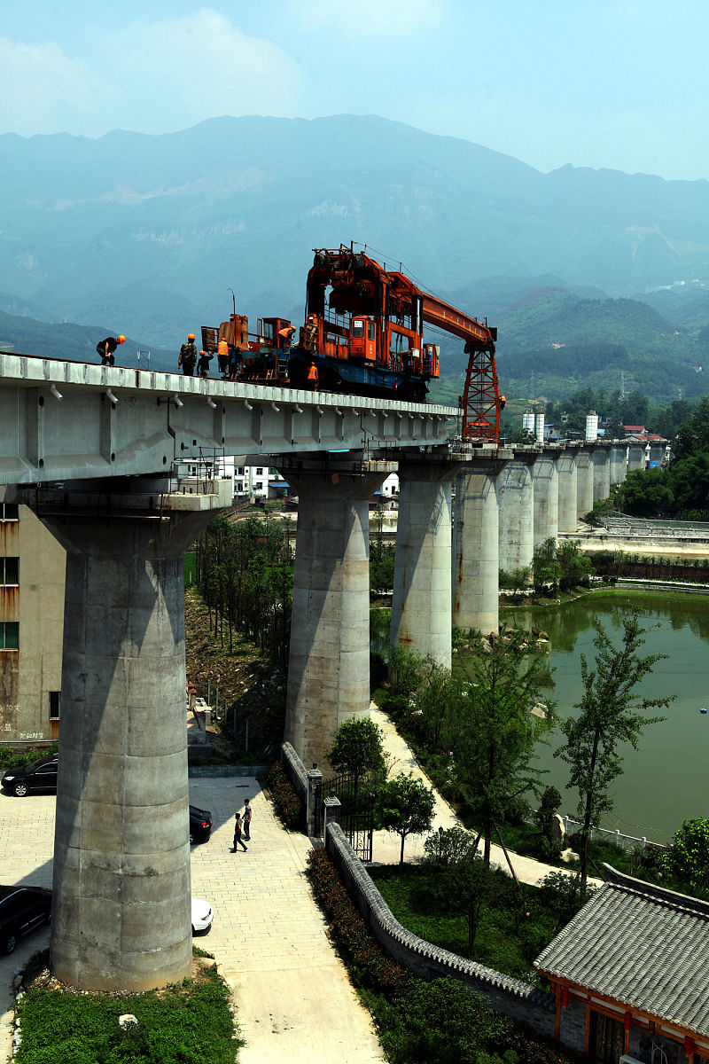 成都铁路职业学校3+2学制就业现状：就业前景与挑战