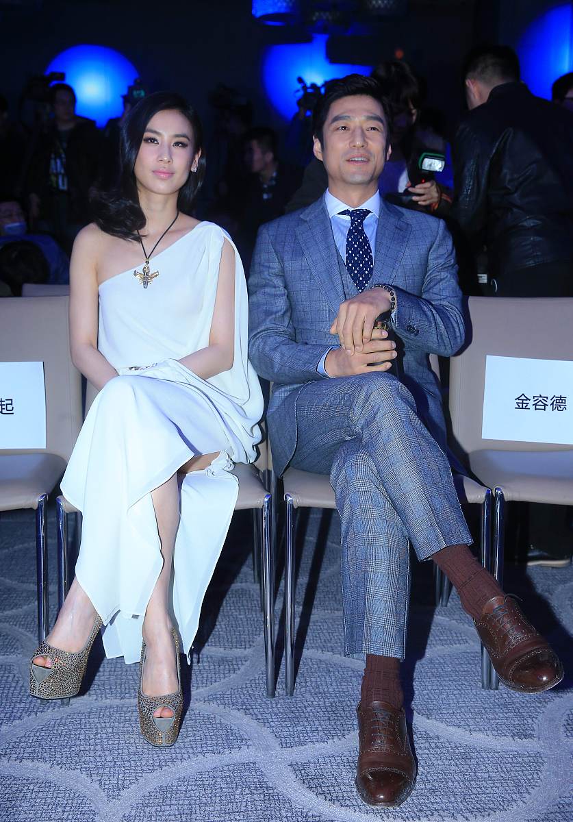 2014年03月06日,北京,电影《我在路上最爱你》记者会.黄圣依 池珍熙
