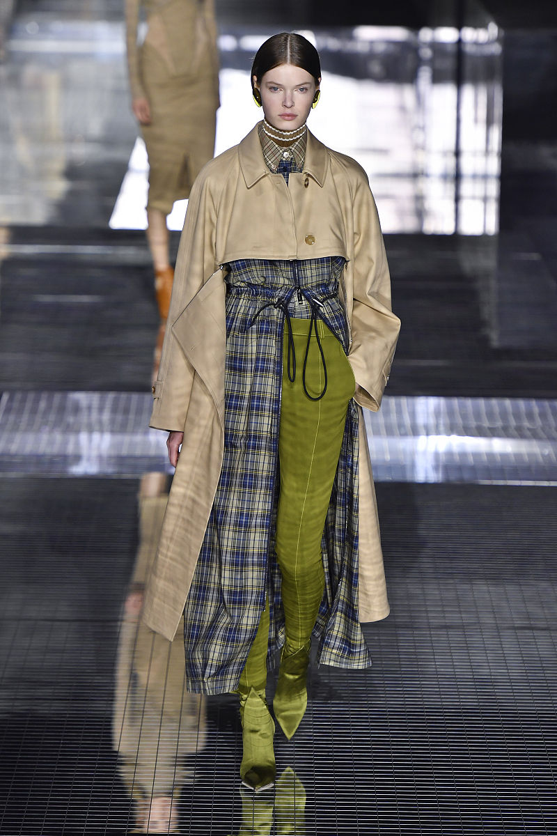 Burberry 2024春夏系列：Daniel Lee的英式革新与品牌重塑