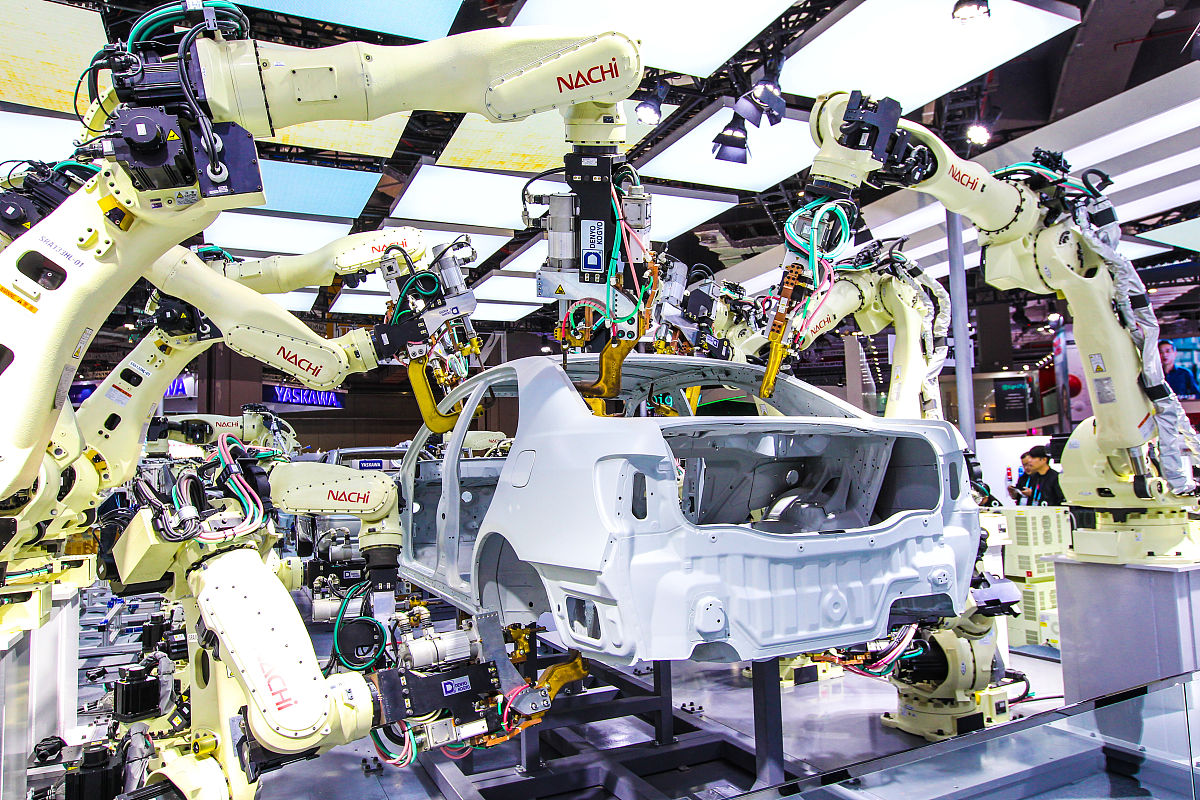 今天去进行了小型机械臂的拆解与变速箱的安装。现在需要你就这件事来写一篇日志不小于500字