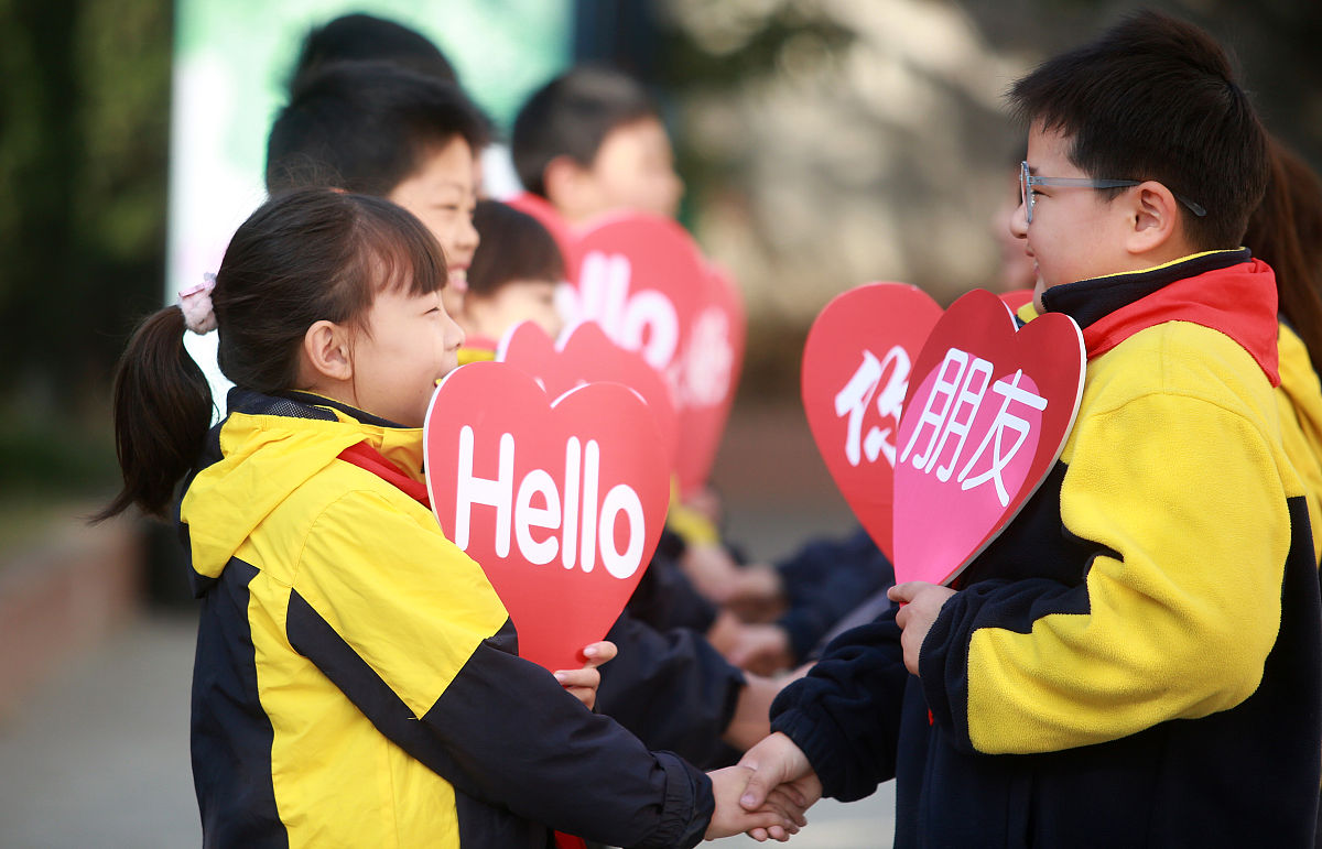 愿将心比心，温暖世界：山区支教点亮希望之光