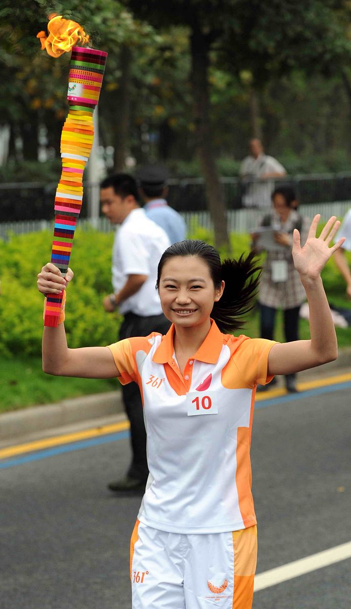 运动会加油稿：100字燃爆全场！