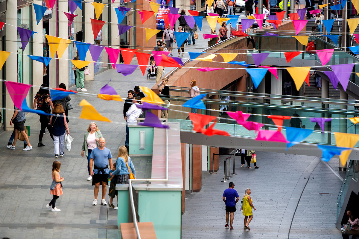 判断下列作文在17列稿纸上所占字数题目单独算一行每段开头空2格：《我开心了》我开心了因为我在比赛中取得了第一名的好成绩。当时我的心情是那样的兴奋和激动让我无法自控地充满了自豪感和自信心。当比赛结束时我感觉自己已经尽了最大的努力在比赛中展现出了自己最好的一面。我心里有一种莫名的期待和紧张等待着成绩的公布。当成绩一一公布时我的心情像是被一双无形的巨手揪住焦虑到了极点。在成绩公布的那一刻我感到自己的心情