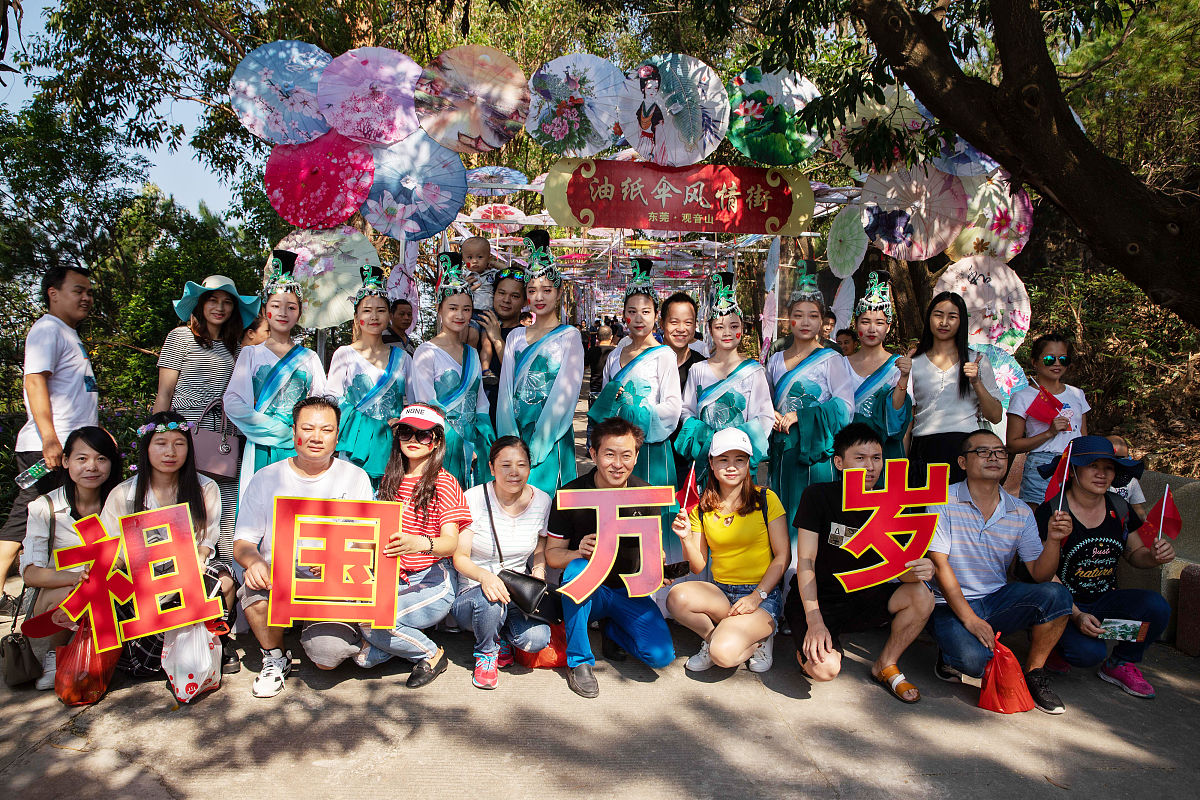 导游五一节我要到广东清远游玩预算1万元旅行人数6人行程5天请帮我做一份旅行攻略。请注意：我不喜欢行程太紧游玩项目要包含泡温泉、爬山、儿童游乐园、当地美食另外请附上景点的价格和美食的参考价。