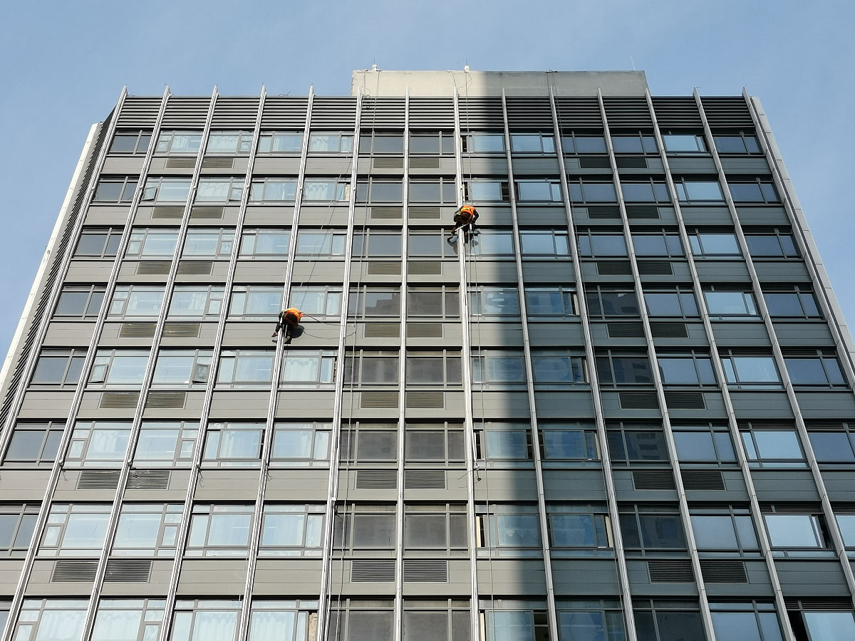 改造玻璃幕墙：是否需要拆外墙？