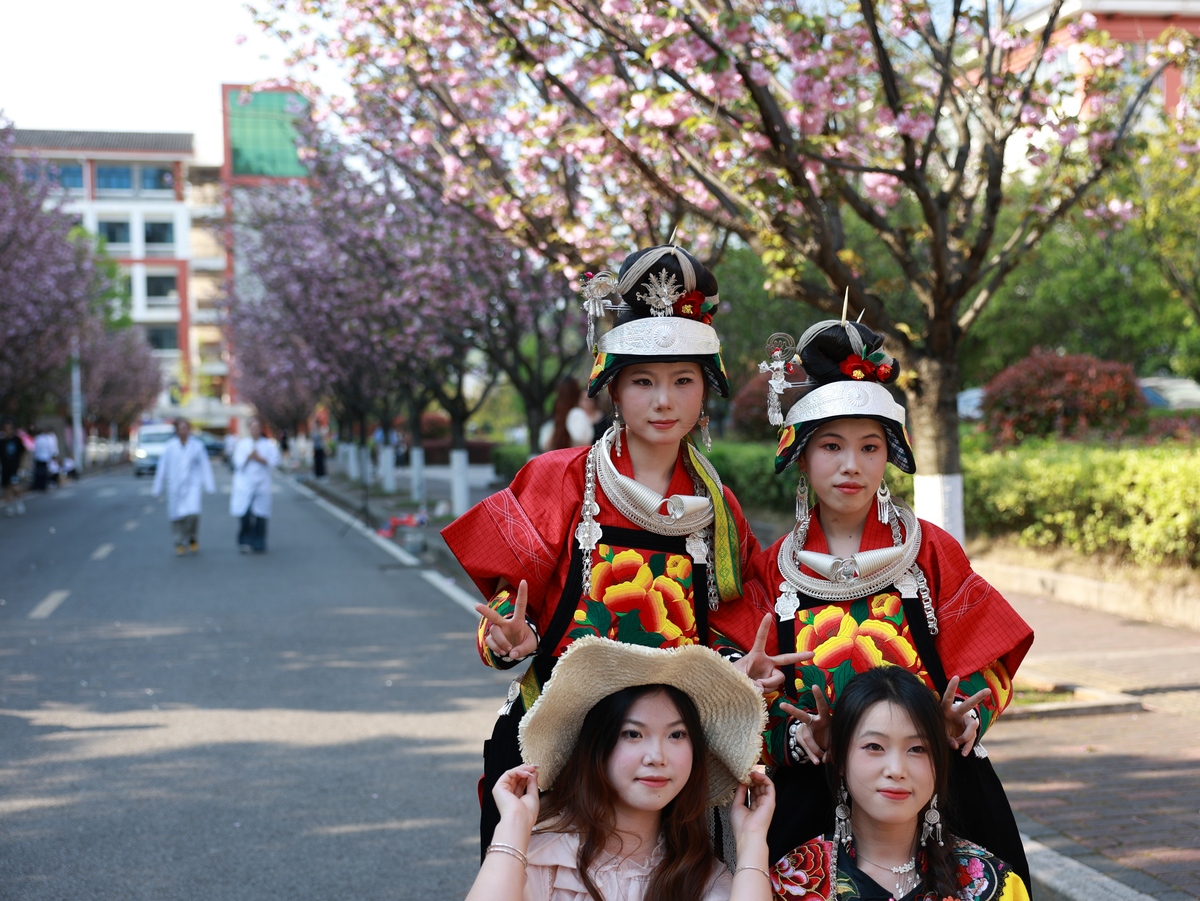 2026年4月9日,贵州凯里,学生在黔东南苗族侗族自治州.