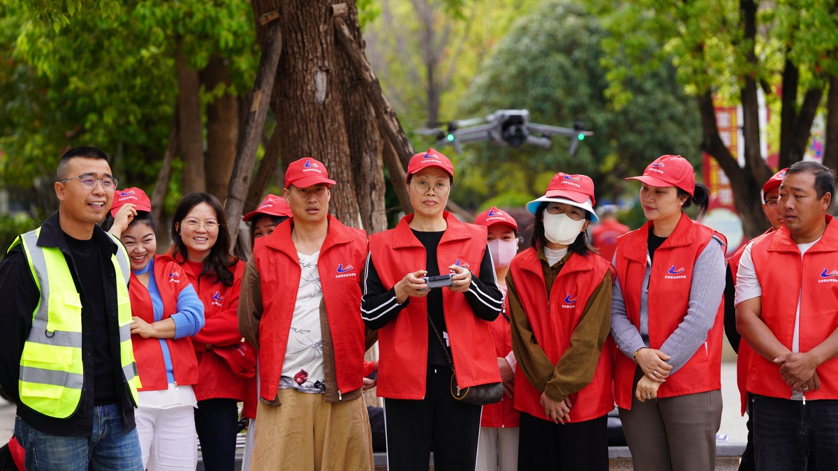 2026年4月10日,云南省昭通市彝良县,学员正在进行无人