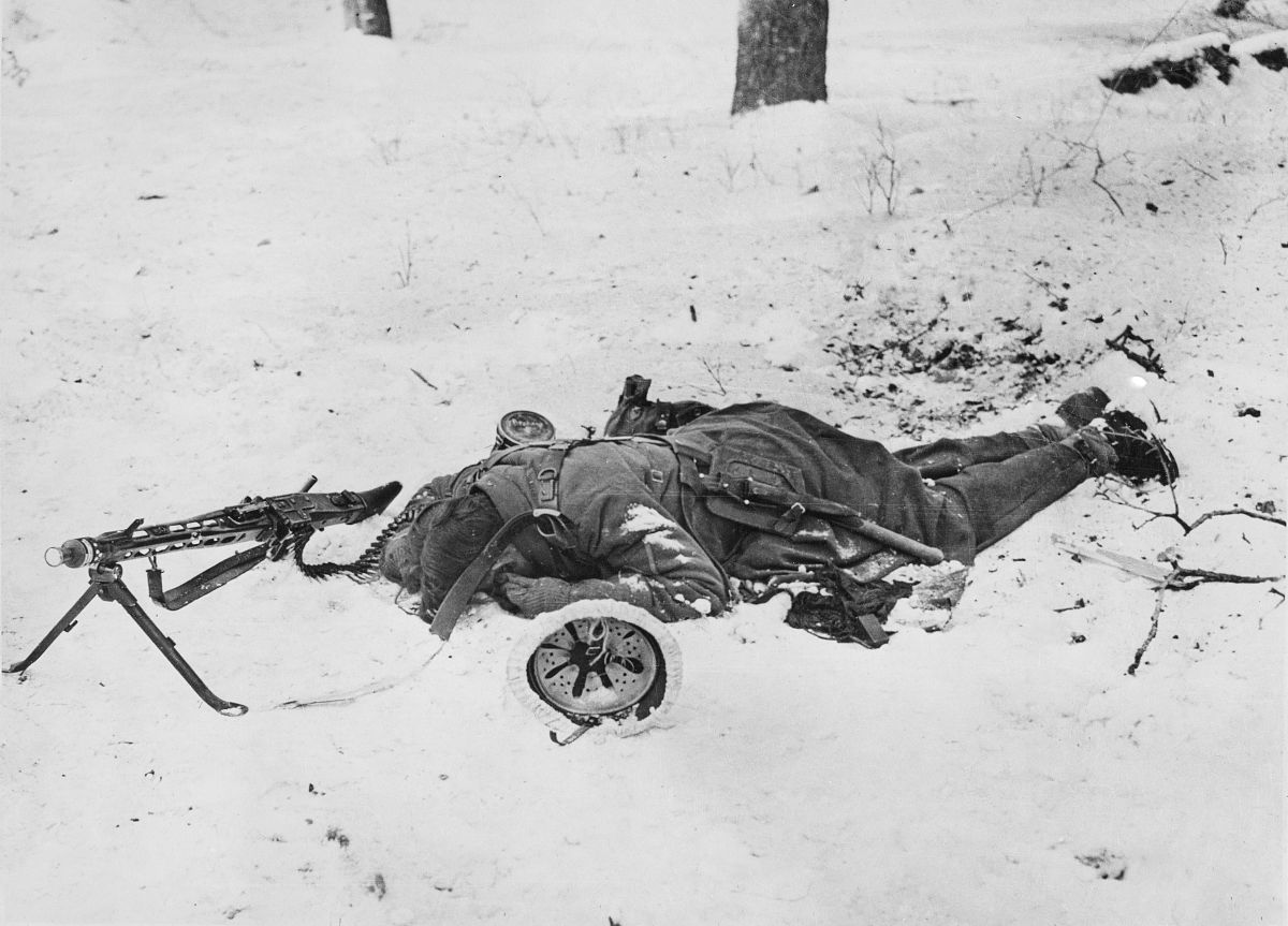 the body of a dead german soldier from the 416th infantry divisi