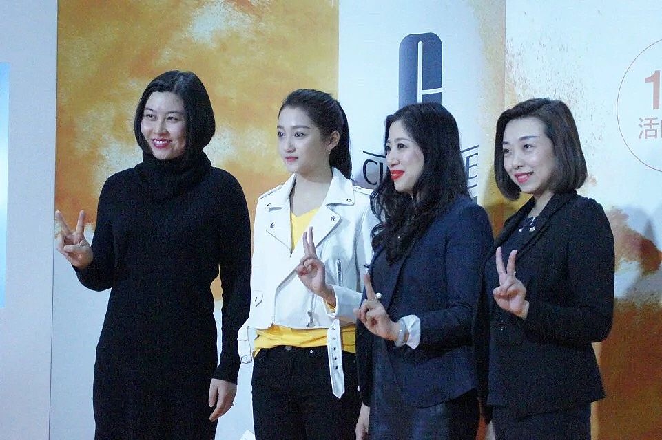 我女儿的专业商业与美学。如果她努力工作我告诉她可以开自己的店我会帮她开我要怎么回复朋友的留言