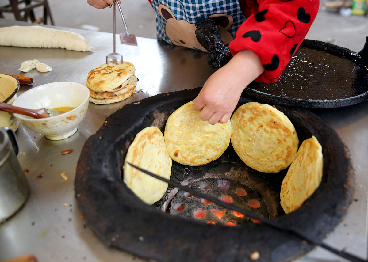 温博文爱吃大饼的秘密：口感、味道、方便、文化！