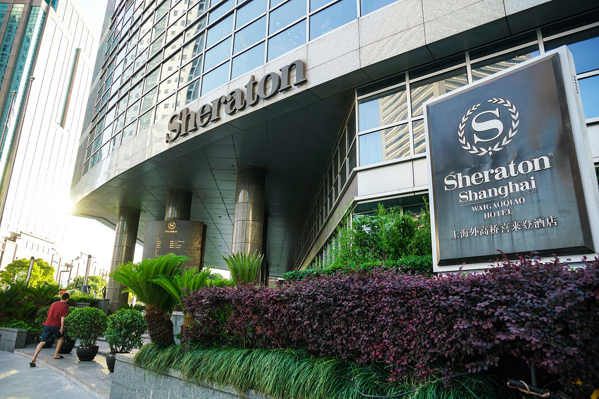 The organizational structure of Shangri-La Hotel led by Ailsa is service-oriented Ailsas division is mainly about service Ailsa leads Anthony and his team to provide high-quality service For example p