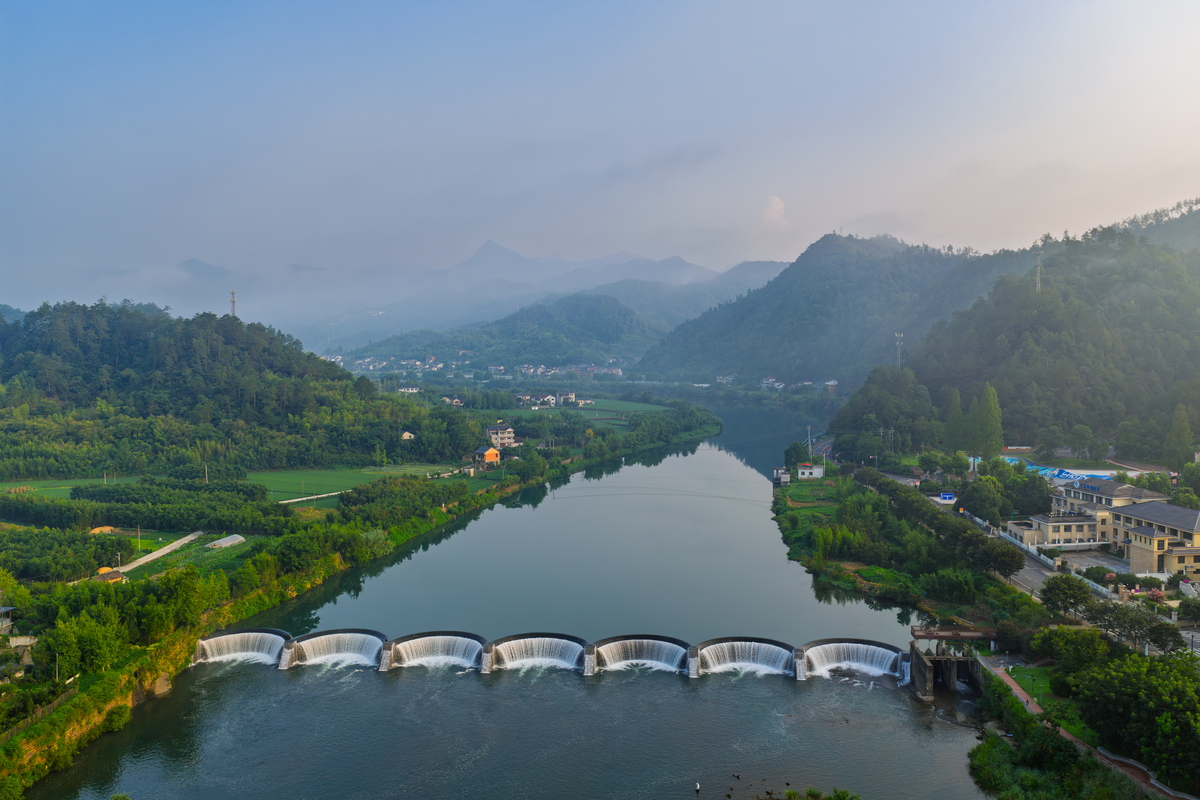 杭州临安区：历史文化名城与自然风光胜地