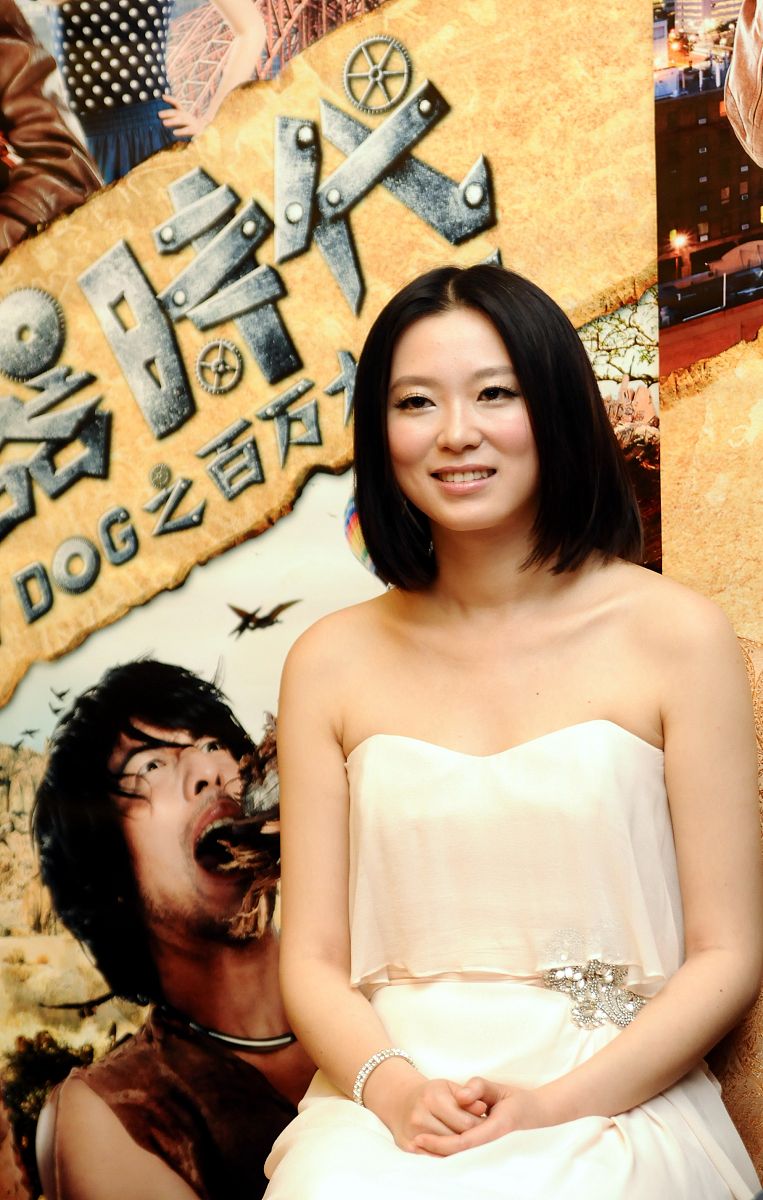 2012年6月23日,上海,《石器时代之百万大侦探》举行新闻发布会.黄璐++