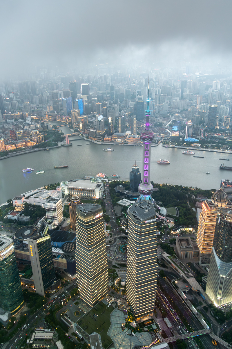 上海地标建筑：东方明珠、中心大厦、白玉兰剧场、石库门和百乐门