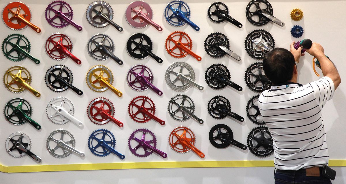 国外做大道滑翔摩托车配件网站标题怎么写？