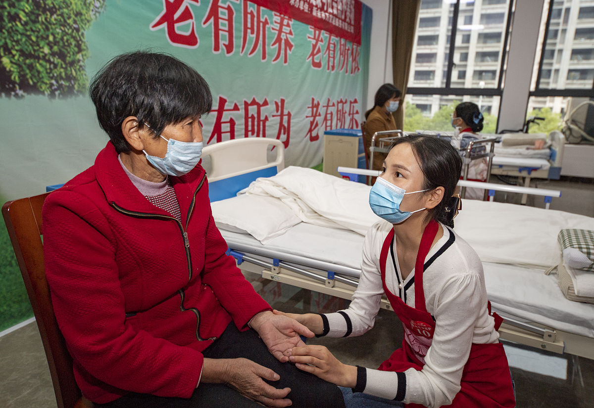 2021年10月20日,江西省新余市家庭服务行业技能竞赛举行,参加居家老人