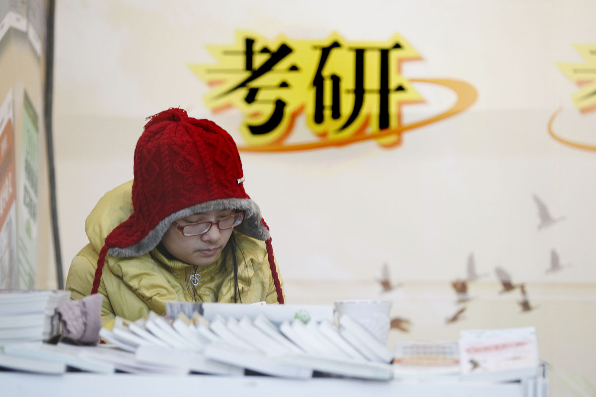 根据以下内容写出一条30字的短视频标题：在《滕王阁序》你觉得哪一句写的最好？试做分析？