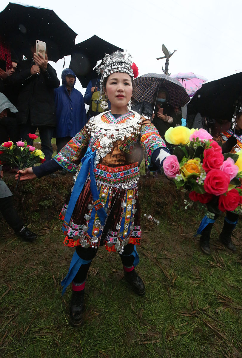 2019年2月17日,在广西柳州市融水苗族自治县安太乡十三坡,一名苗家女