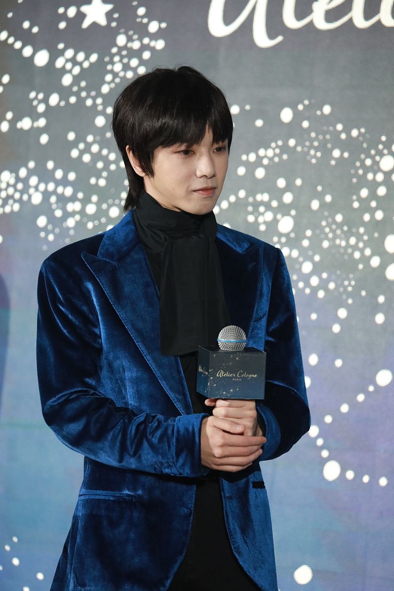 2021年10月20日,上海,华晨宇出席欧珑品牌直播活动.华晨宇