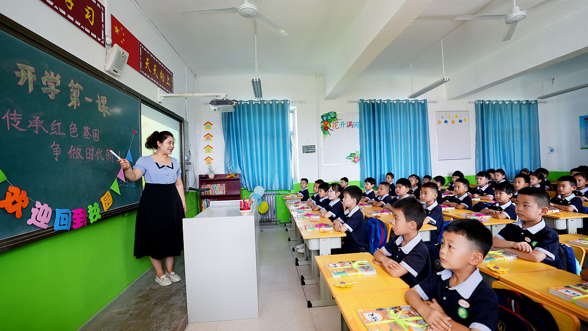 中文思想汇报第三季度英专生1000字班长暑期工作上