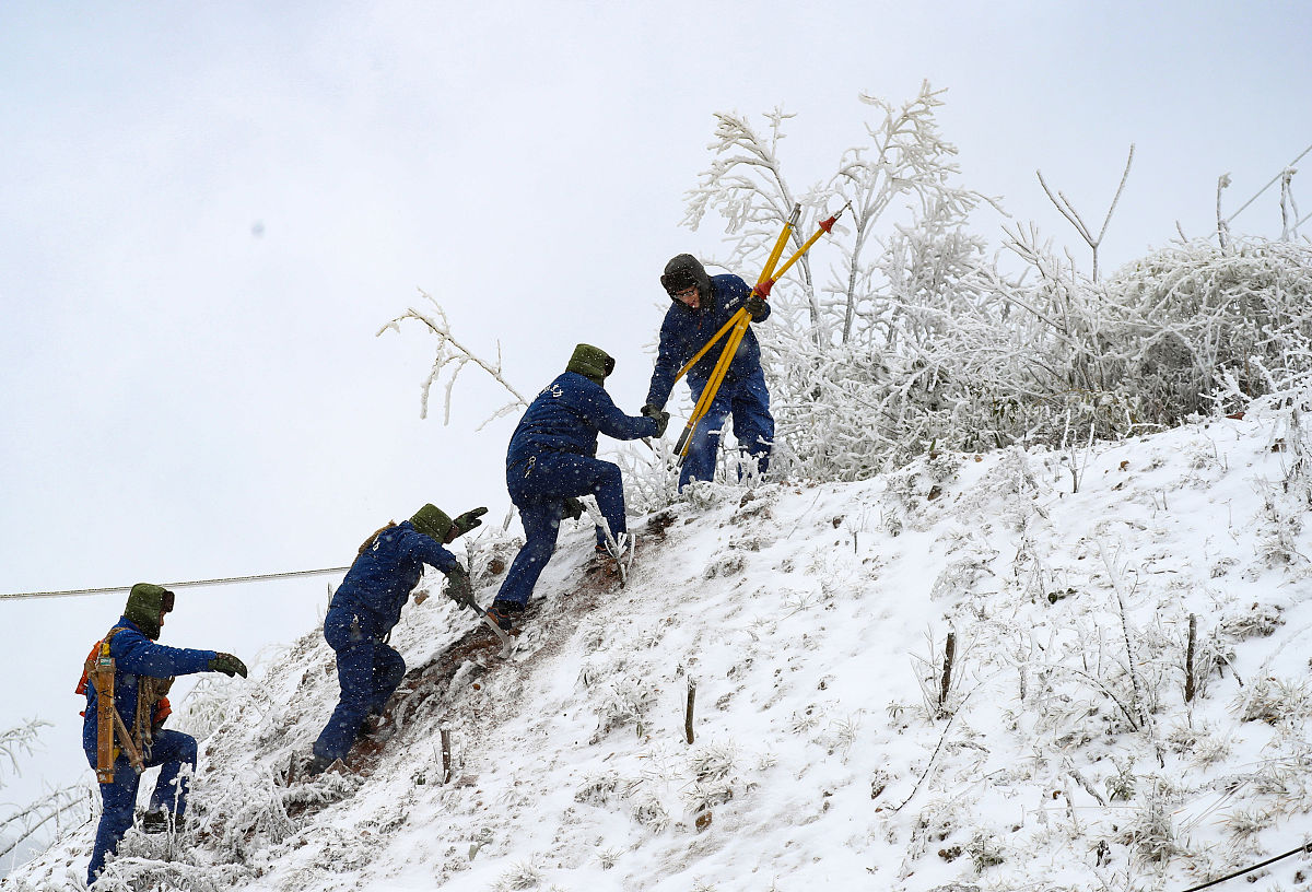 农村冬季电力线路维护问题分析：雪灾和冰冻天气的影响
