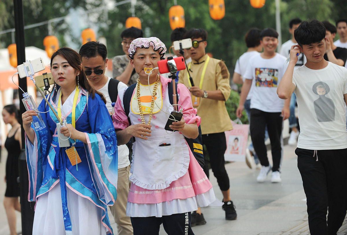 斗鱼直播灵异事件：主播连线观众揭秘不可思议事件