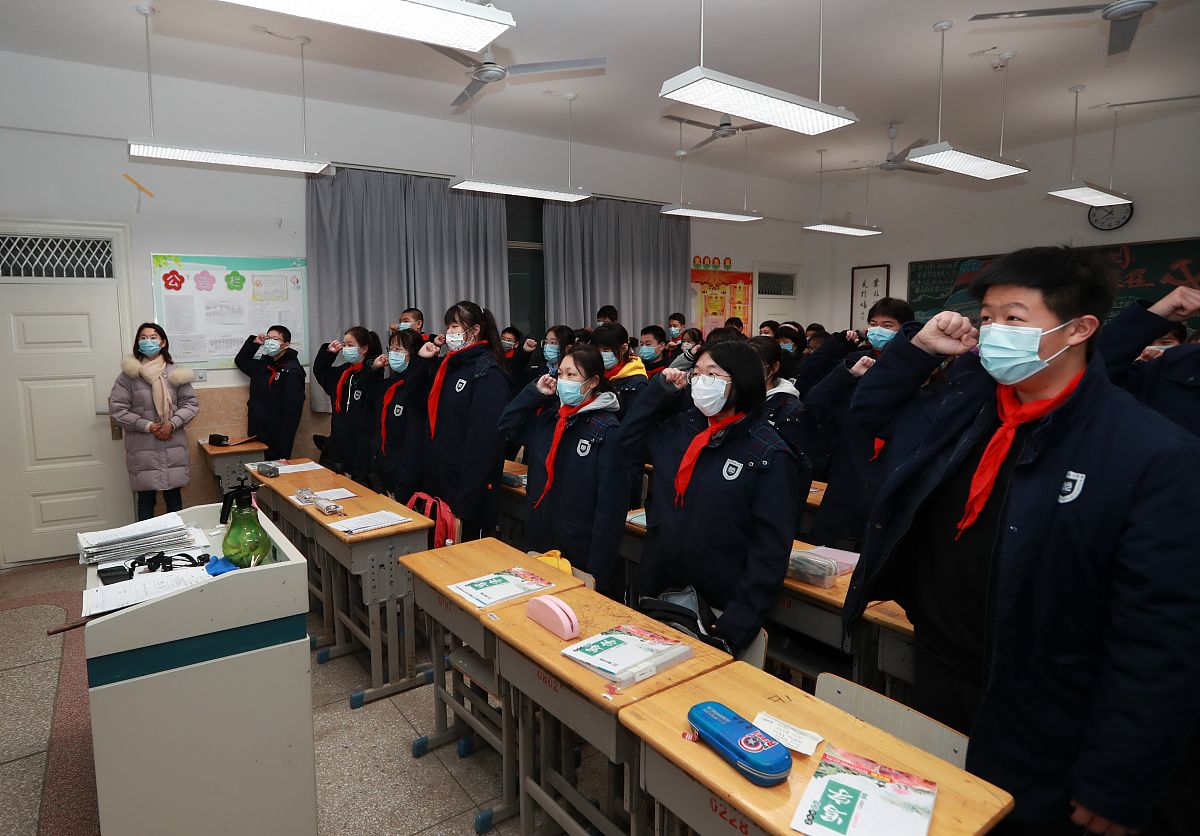 成都希望卫校就业保障措施：实习、招聘会、就业指导