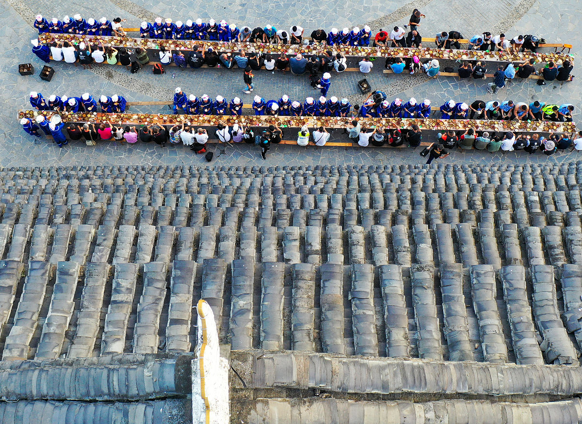 18米长的长桌适合多大宽