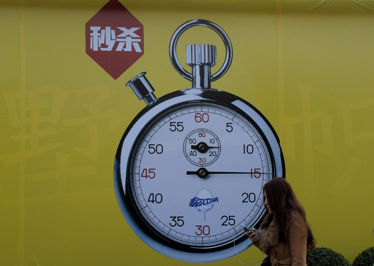 为快递合同中消费者权益保护问题研究写一篇研究背景及意义写成一段话不少于500字。