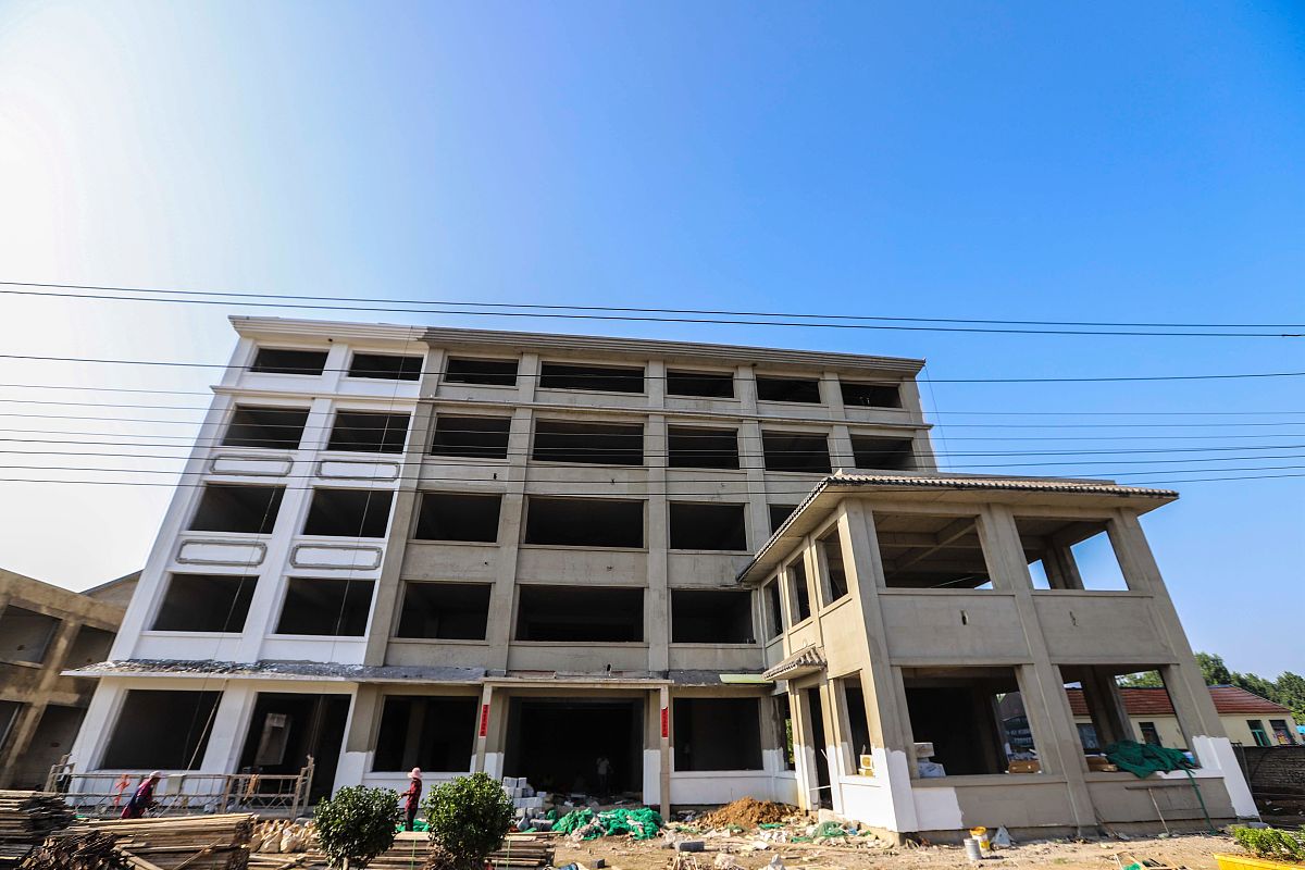 给我写七篇暑假社会实践论文每篇在300字左右主题是实地考察农村红色教育