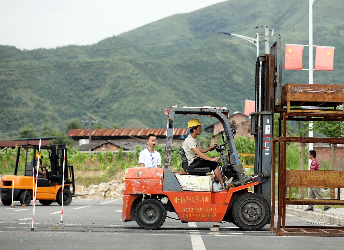 兰州叉车培训学校推荐：学叉车去哪家？