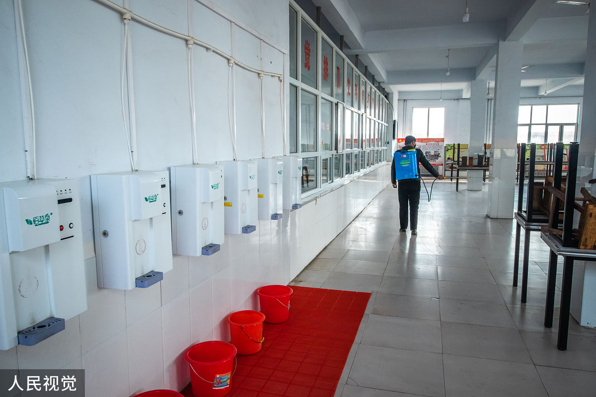 加强卫生措施，共建文明卫生学院