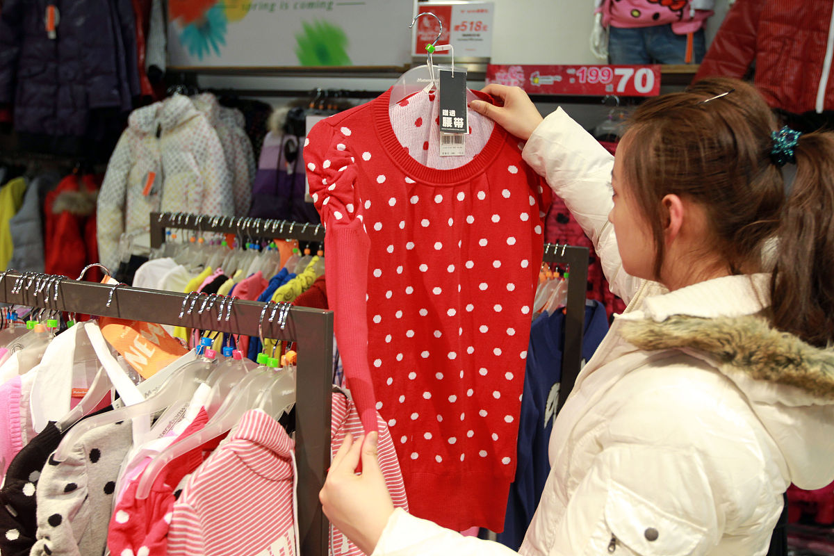 Women's Christmas Print Sweatshirt: Cozy & Chic Holiday Tops