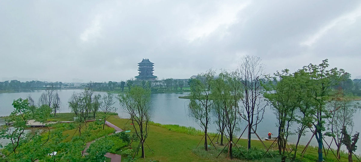 2021年8月10日,成都,东安湖隧道从湖底穿过.(如需下载使用,请务必署名