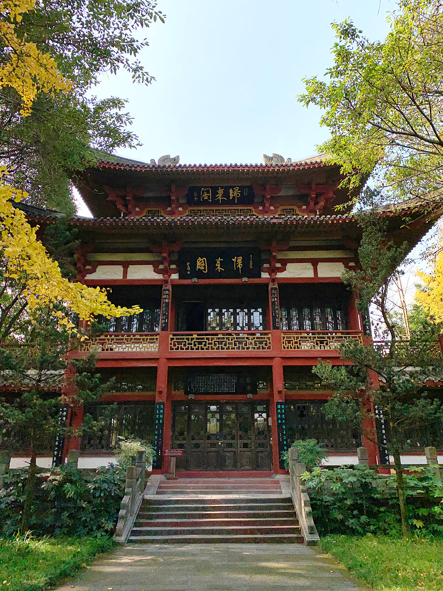 李白风格七言律诗：凤堰梯田云海之美