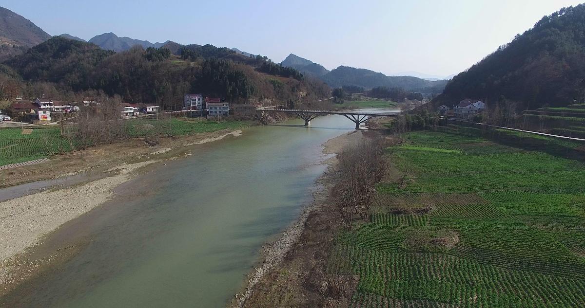 湖北省领导调研恩施市龙洞河情况，强调加强保护和治理