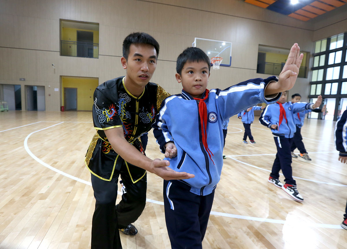 四川汽修学校学费：2022年最新费用及选择建议