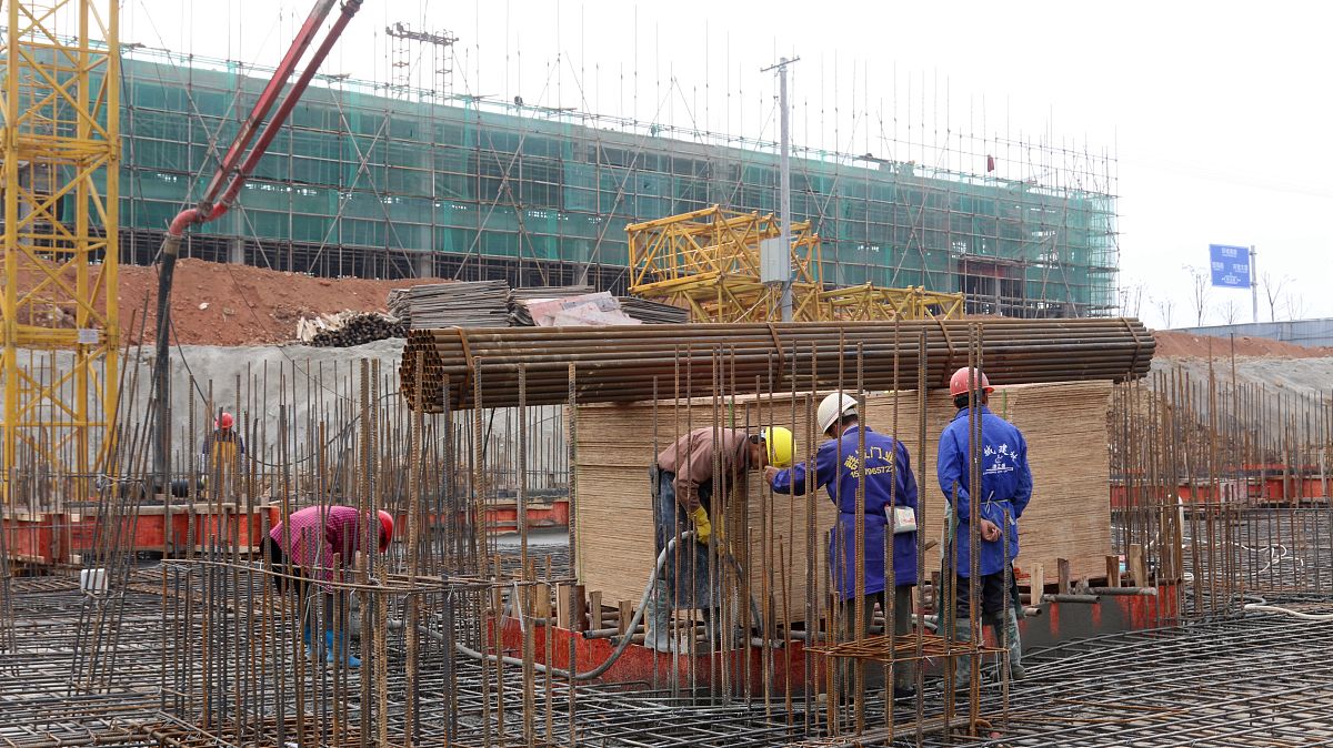 2021年1月4日,江西吉安,遂川县城市棚户区(城中村)改造中村佳苑建设项