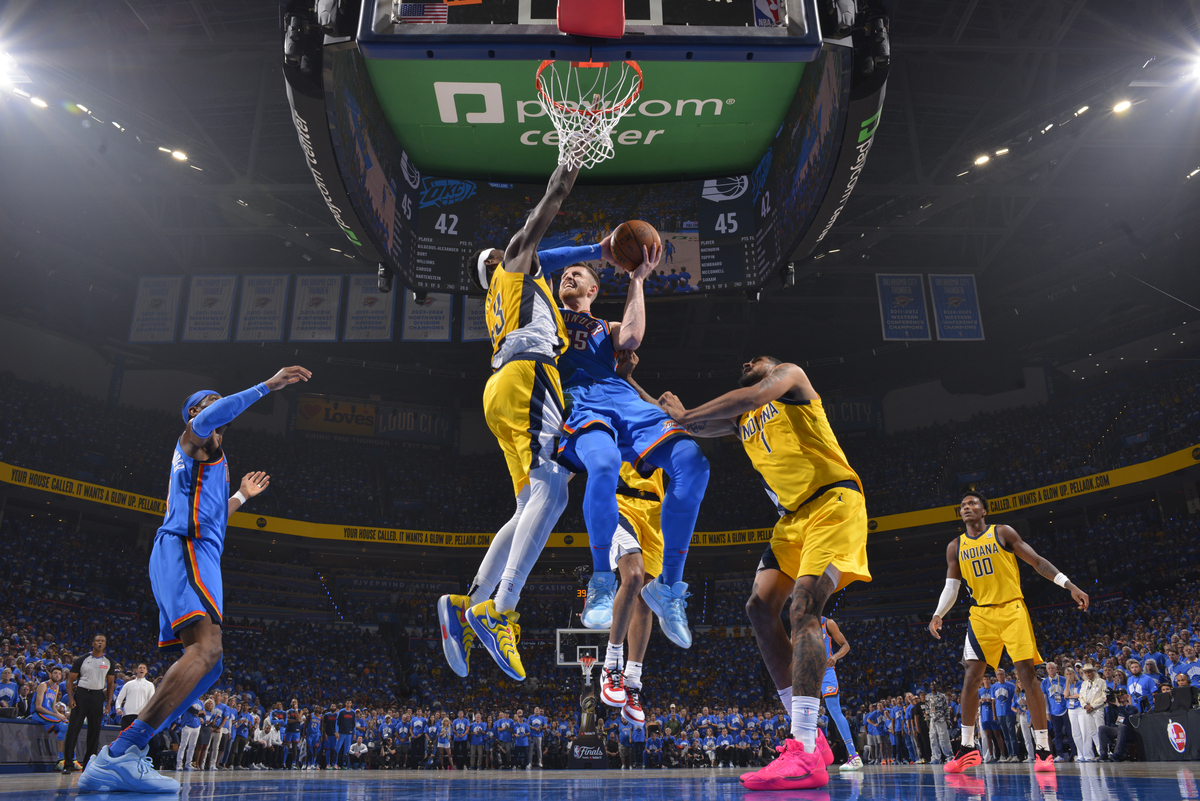 TT 汤普森为什么被称为八贤王？